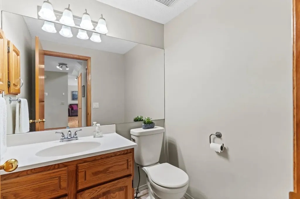 626 Hawkhill Place NW Calgary AB T3G 3M6