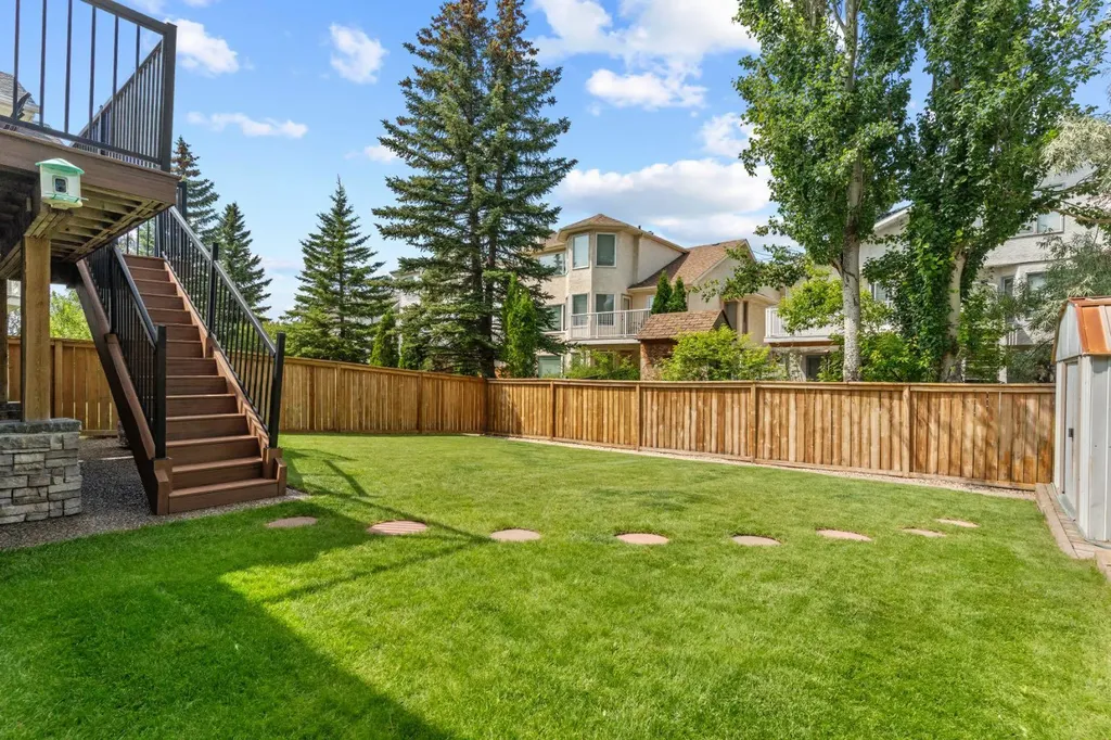 626 Hawkhill Place NW Calgary AB T3G 3M6