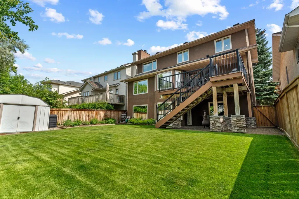 626 Hawkhill Place NW Calgary AB T3G 3M6