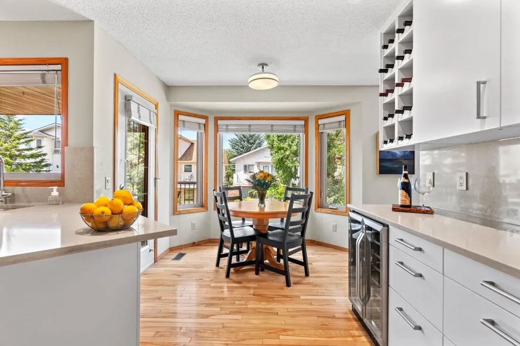 626 Hawkhill Place NW Calgary AB T3G 3M6