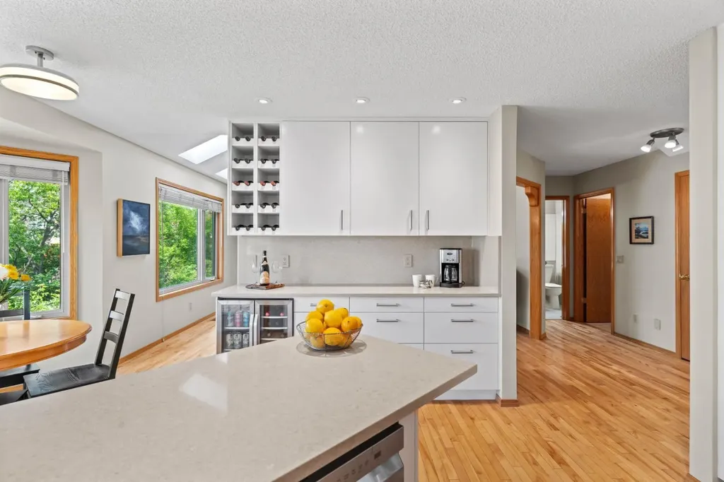 626 Hawkhill Place NW Calgary AB T3G 3M6