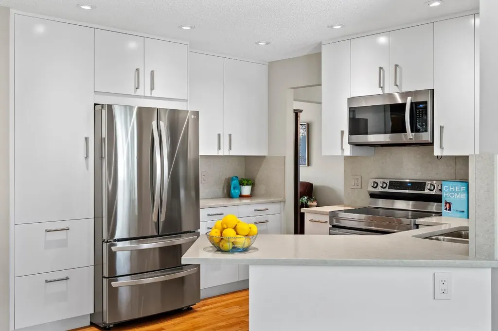 626 Hawkhill Place NW Calgary AB T3G 3M6