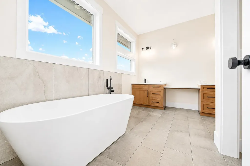 935 Maskell Place SE Redcliff AB T0J 2P0