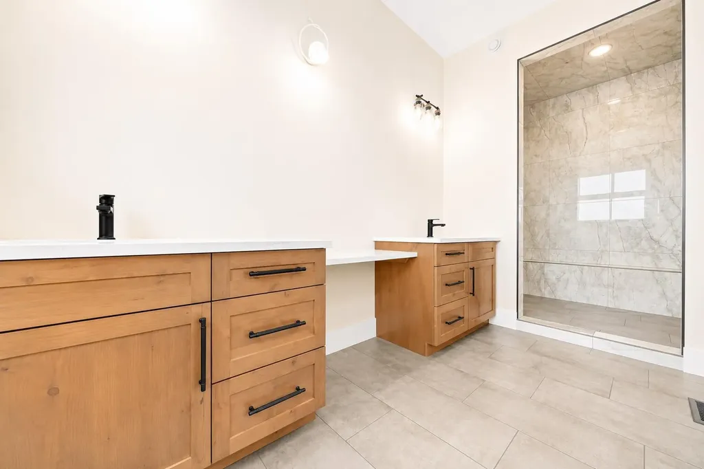 935 Maskell Place SE Redcliff AB T0J 2P0