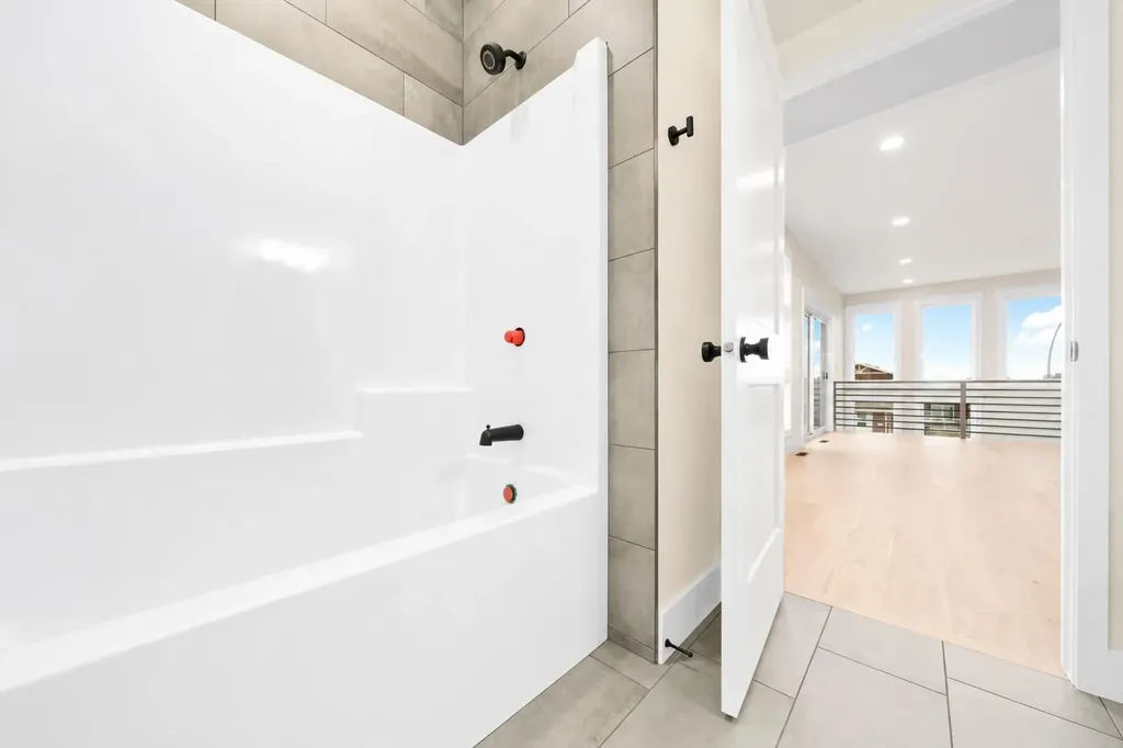 935 Maskell Place SE Redcliff AB T0J 2P0