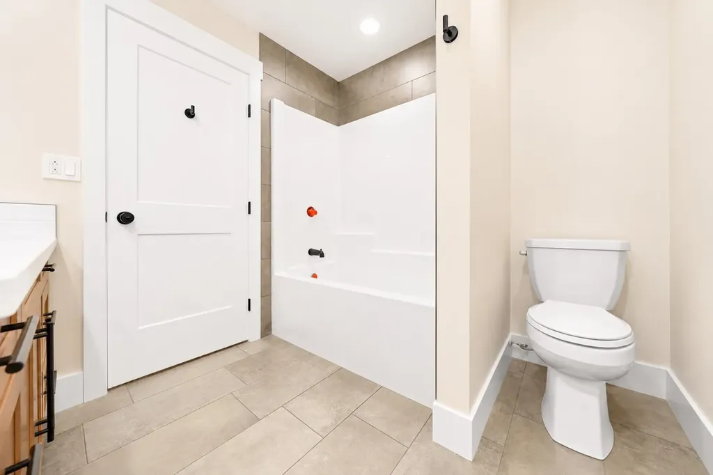 935 Maskell Place SE Redcliff AB T0J 2P0