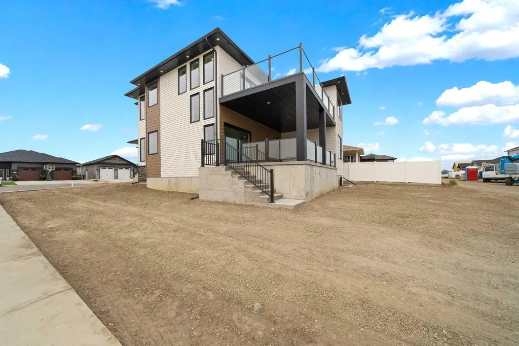 935 Maskell Place SE Redcliff AB T0J 2P0