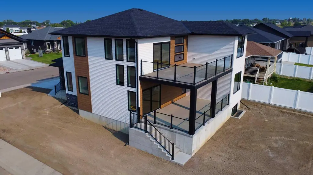 935 Maskell Place SE Redcliff AB T0J 2P0