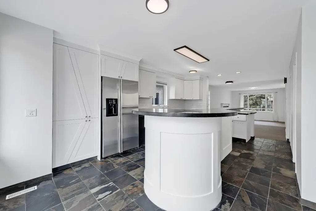 2622 24a Street SW Calgary AB T3E 1W3
