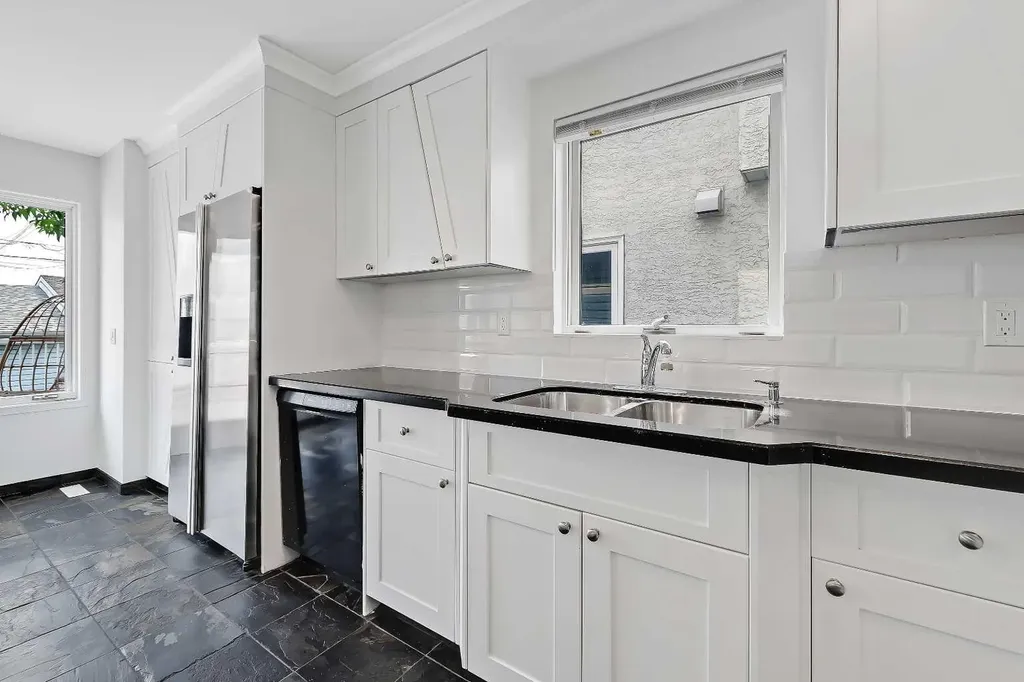 2622 24a Street SW Calgary AB T3E 1W3