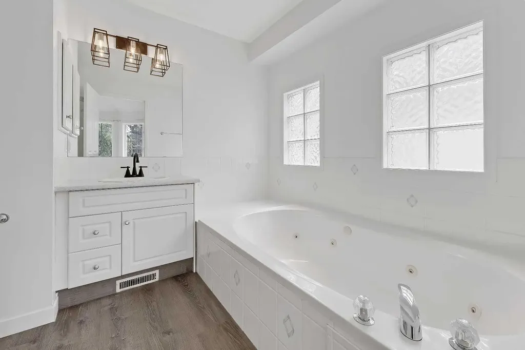 2622 24a Street SW Calgary AB T3E 1W3
