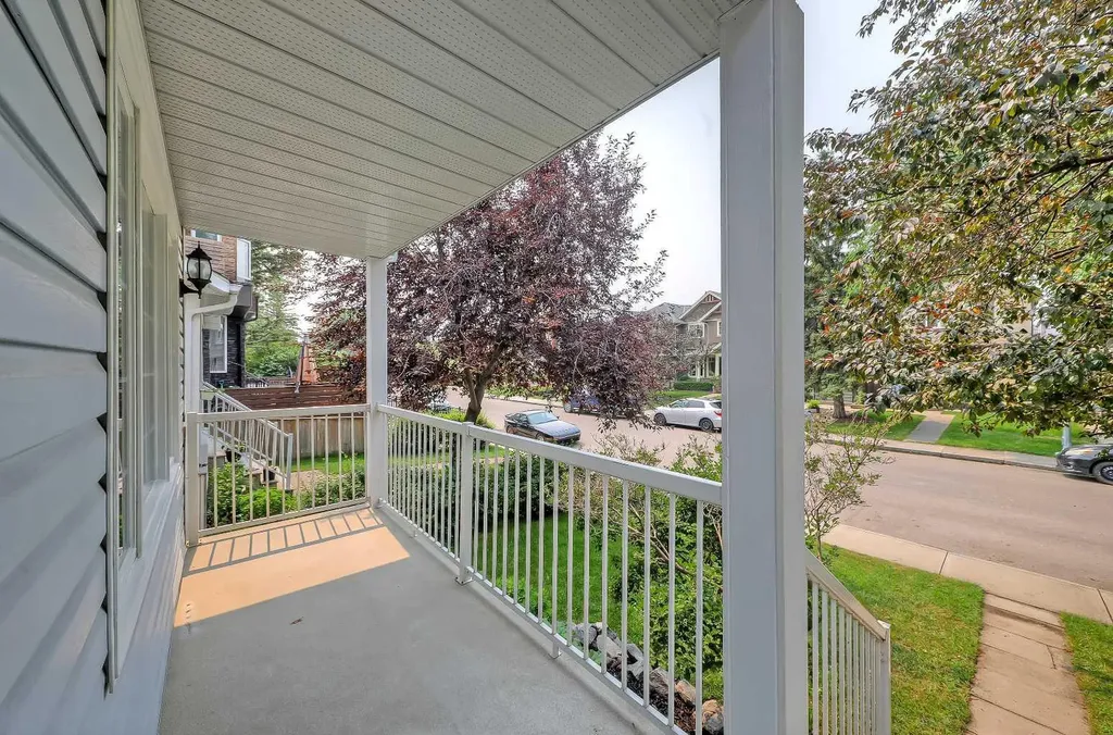 2622 24a Street SW Calgary AB T3E 1W3