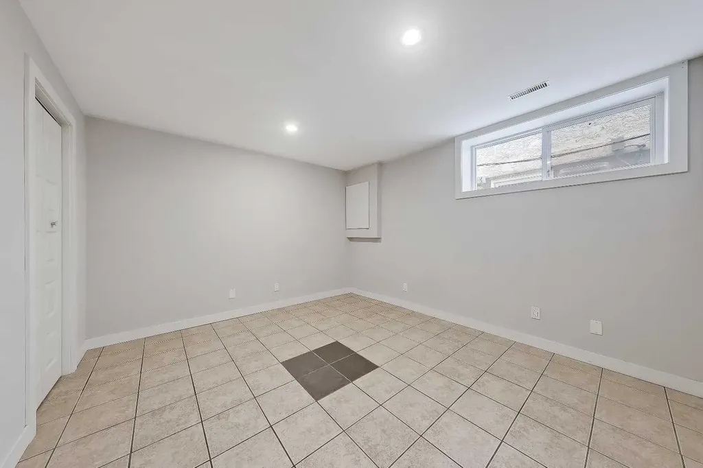 2622 24a Street SW Calgary AB T3E 1W3