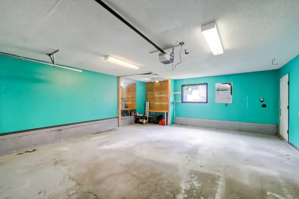 2622 24a Street SW Calgary AB T3E 1W3