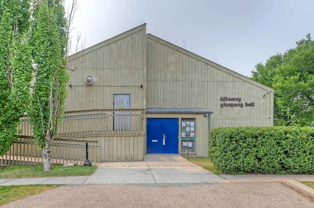 2622 24a Street SW Calgary AB T3E 1W3
