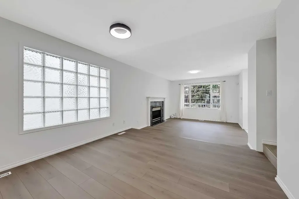 2622 24a Street SW Calgary AB T3E 1W3