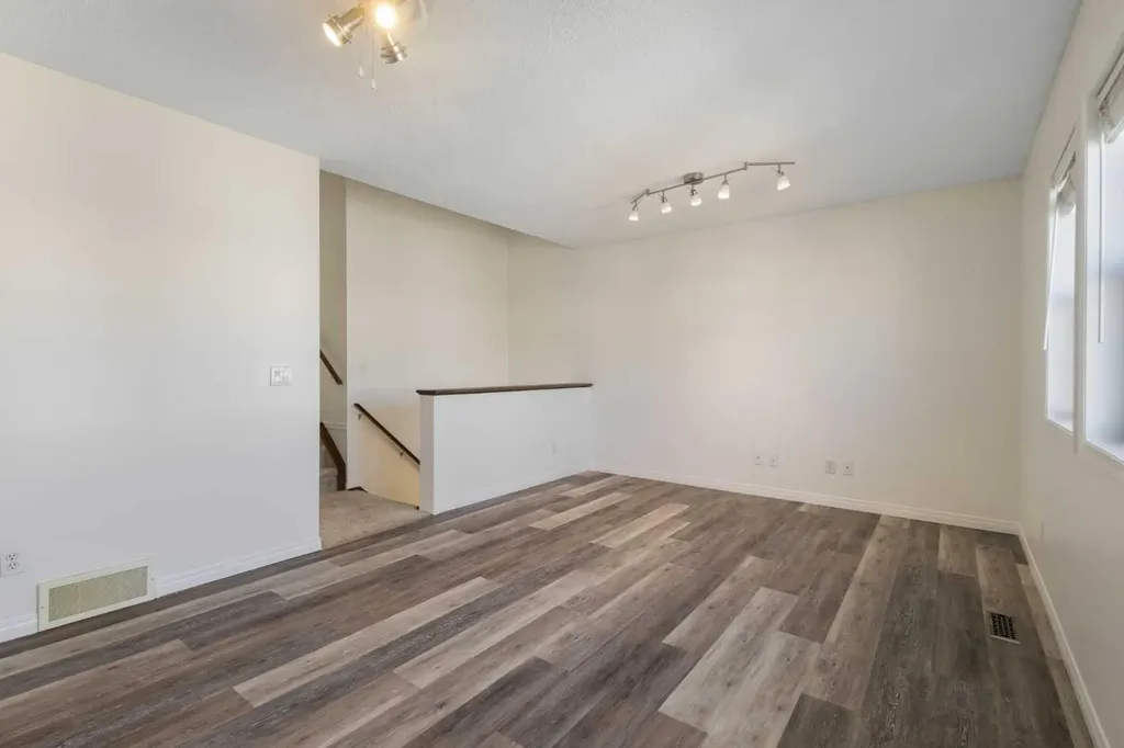 78 Cougar Plateau Way SW Calgary AB T3H 5S4