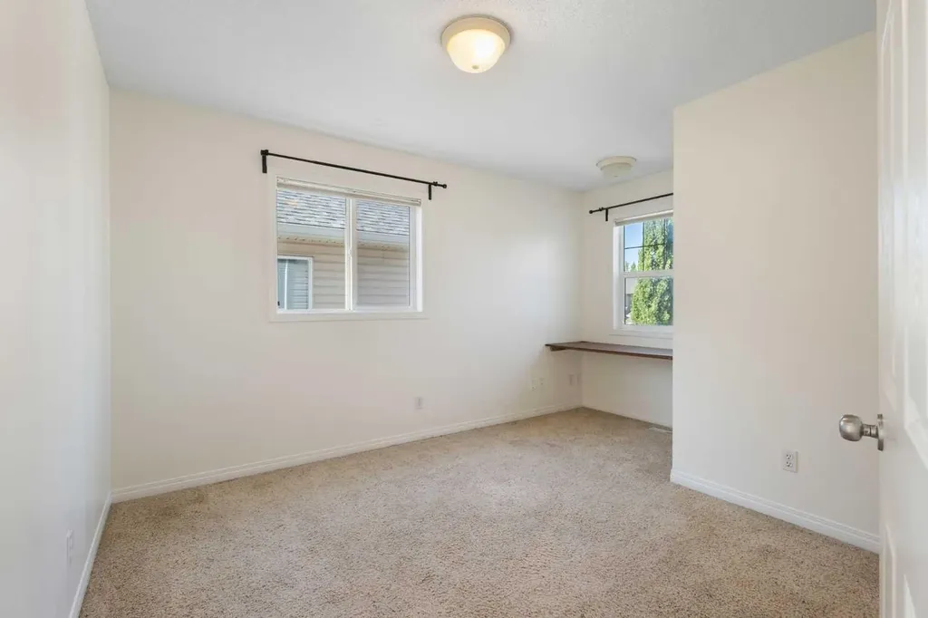 78 Cougar Plateau Way SW Calgary AB T3H 5S4