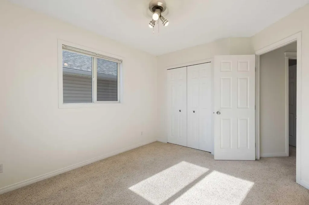 78 Cougar Plateau Way SW Calgary AB T3H 5S4