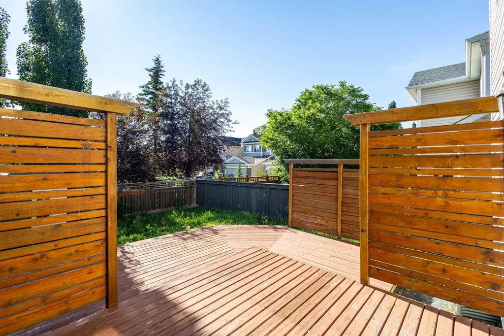 78 Cougar Plateau Way SW Calgary AB T3H 5S4