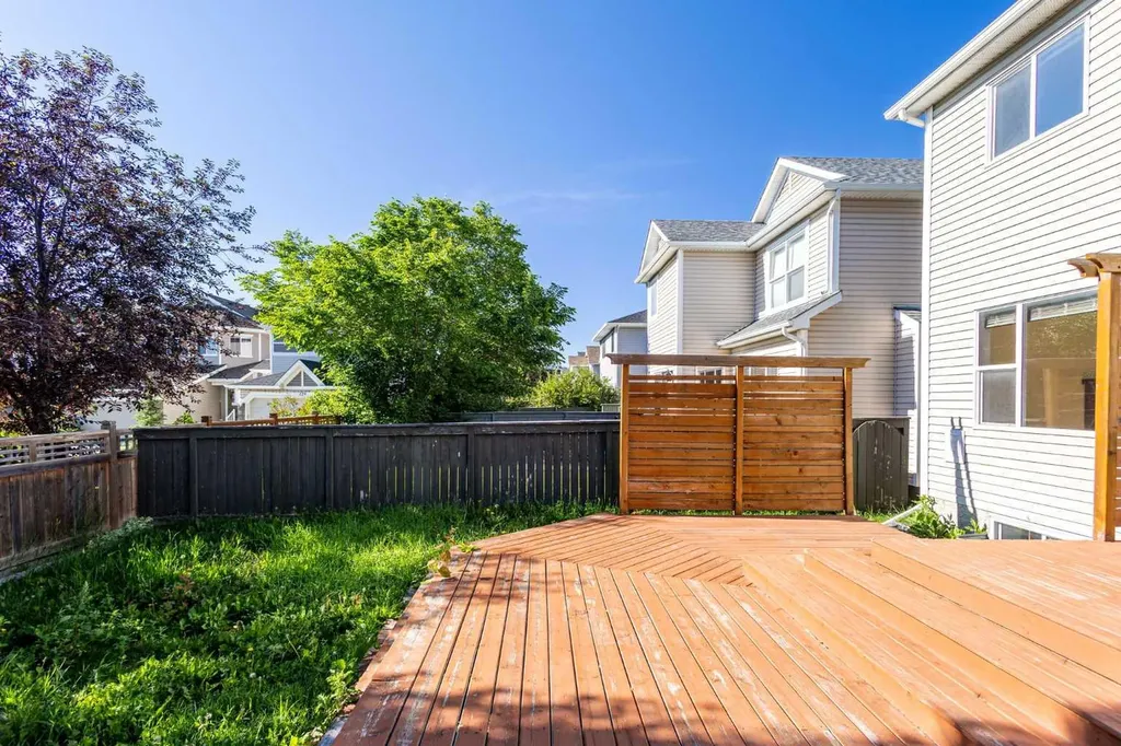 78 Cougar Plateau Way SW Calgary AB T3H 5S4