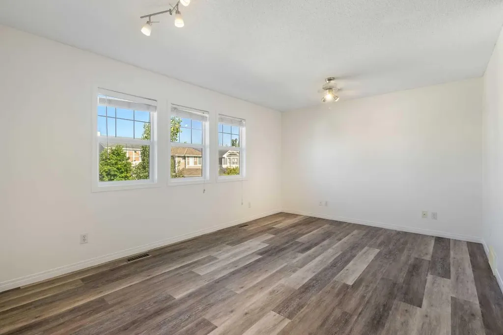 78 Cougar Plateau Way SW Calgary AB T3H 5S4