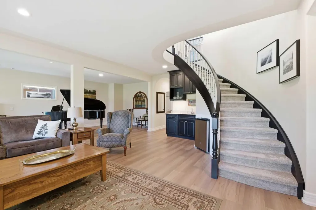 167 Valley Ridge Green NW Calgary AB T3B 5L6