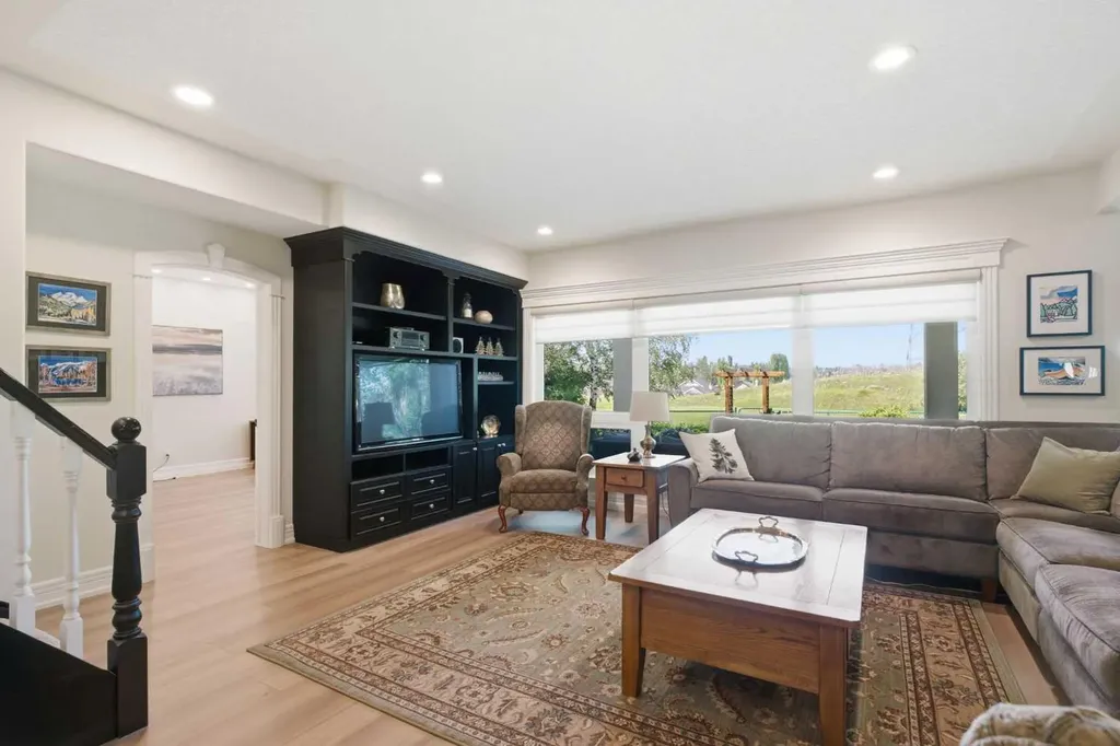 167 Valley Ridge Green NW Calgary AB T3B 5L6