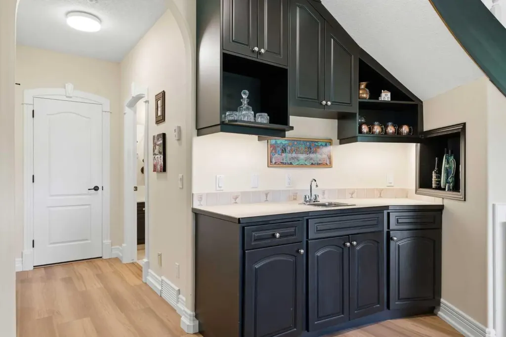 167 Valley Ridge Green NW Calgary AB T3B 5L6