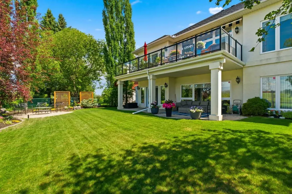 167 Valley Ridge Green NW Calgary AB T3B 5L6