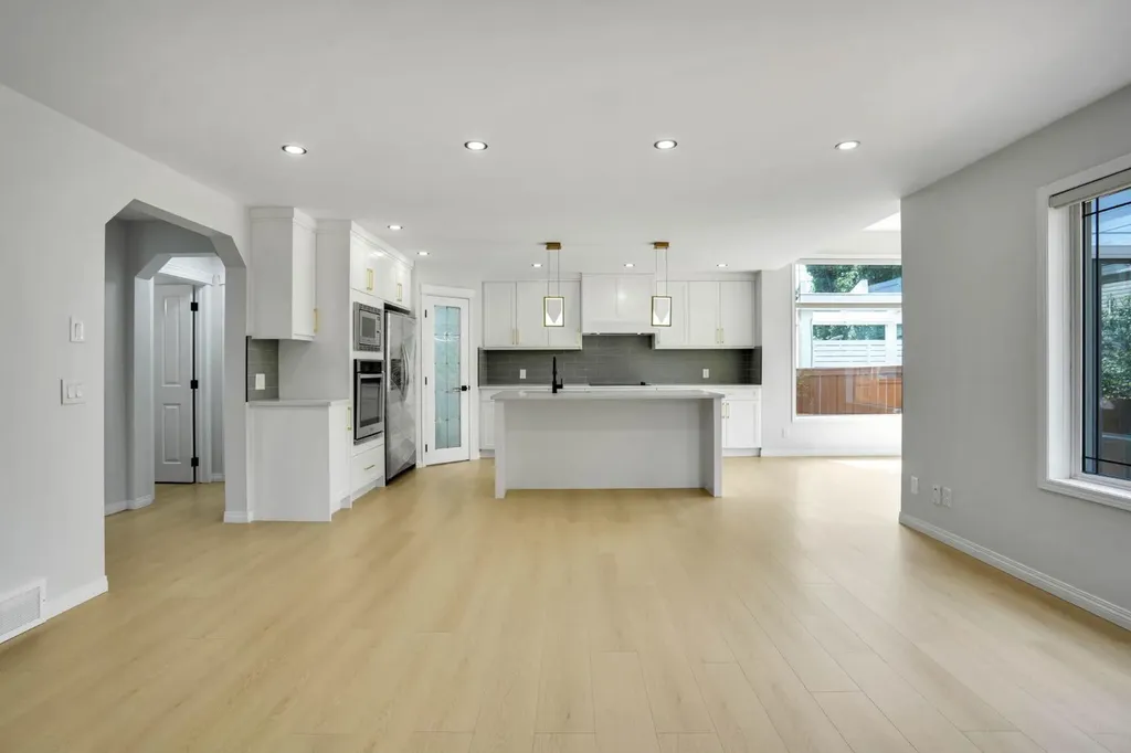 191 Cranwell Crescent SE Calgary AB T3M 1G1
