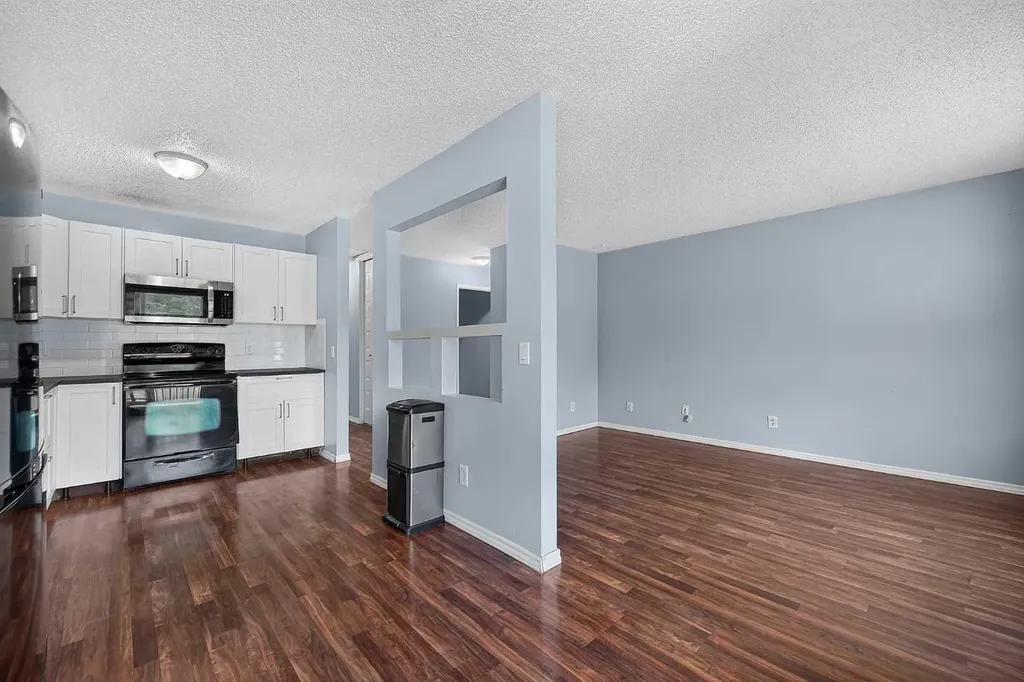 14736 Deerfield Drive SE Calgary AB T2J 5Y1