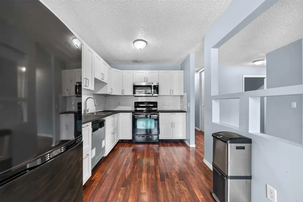 14736 Deerfield Drive SE Calgary AB T2J 5Y1