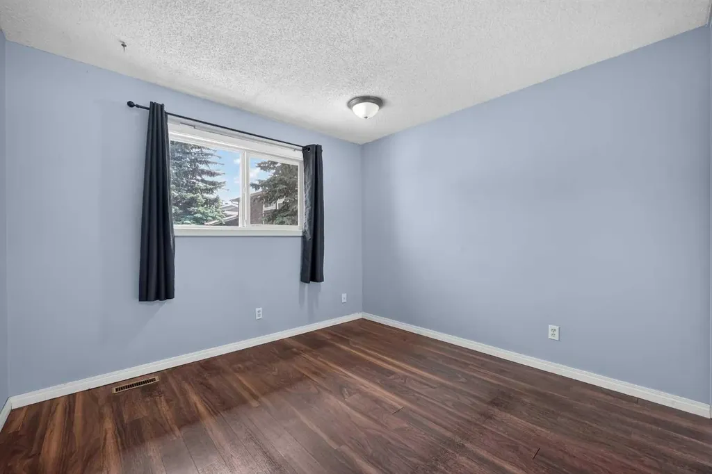 14736 Deerfield Drive SE Calgary AB T2J 5Y1