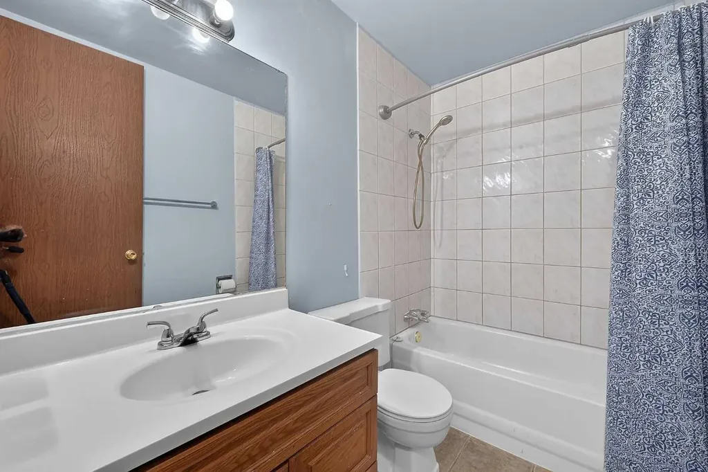 14736 Deerfield Drive SE Calgary AB T2J 5Y1