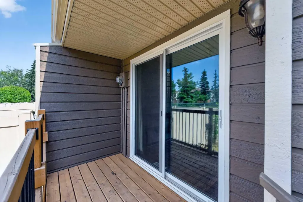 14736 Deerfield Drive SE Calgary AB T2J 5Y1