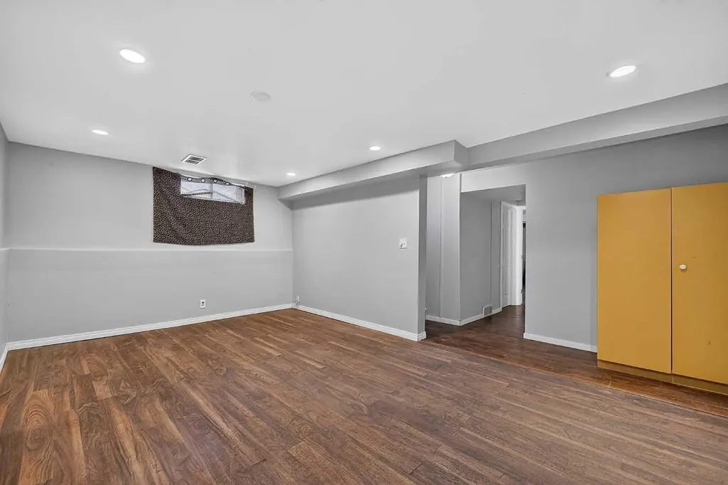 14736 Deerfield Drive SE Calgary AB T2J 5Y1
