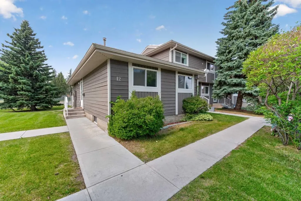 14736 Deerfield Drive SE Calgary AB T2J 5Y1