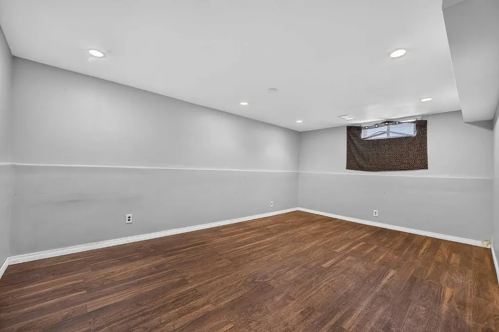 14736 Deerfield Drive SE Calgary AB T2J 5Y1