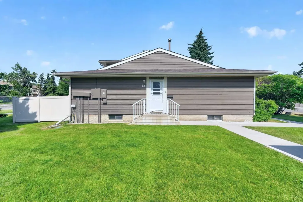 14736 Deerfield Drive SE Calgary AB T2J 5Y1