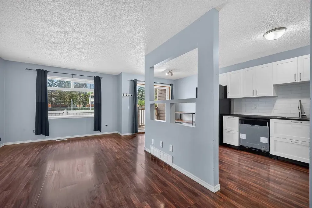 14736 Deerfield Drive SE Calgary AB T2J 5Y1