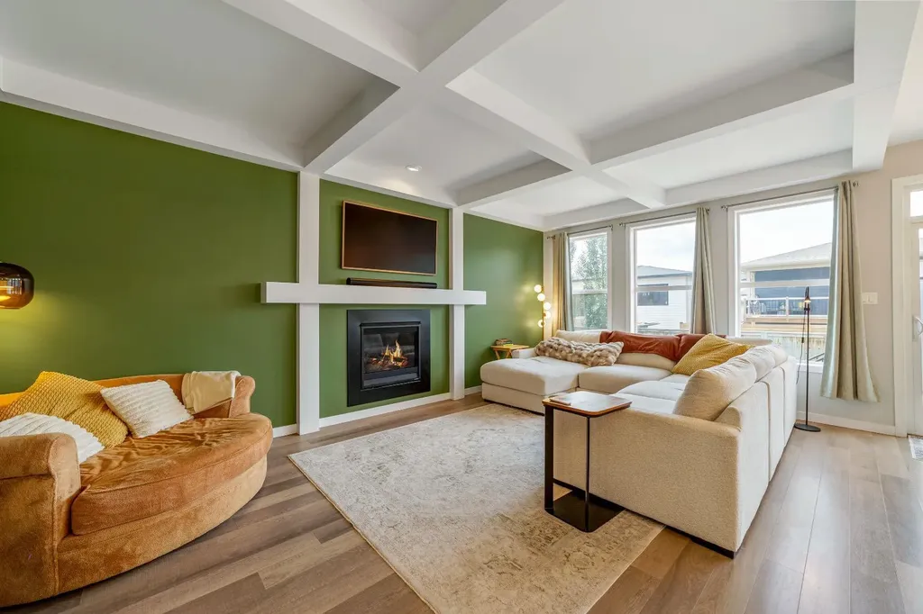 489 Devonia Way W Lethbridge AB T1J 5J6
