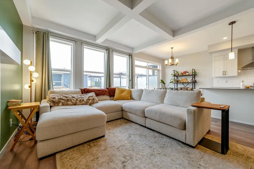 489 Devonia Way W Lethbridge AB T1J 5J6