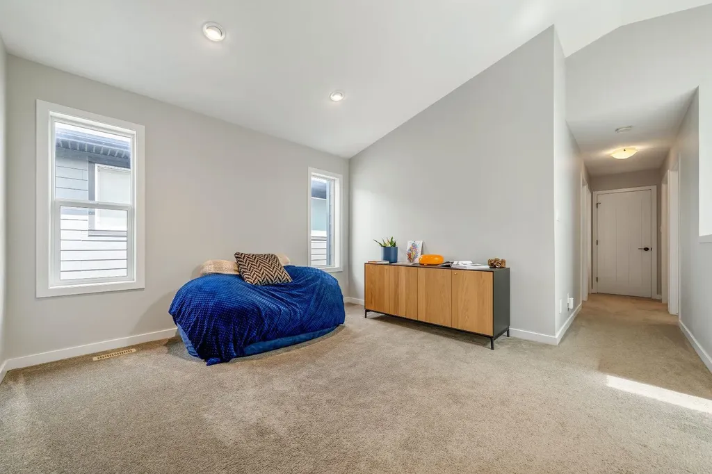 489 Devonia Way W Lethbridge AB T1J 5J6
