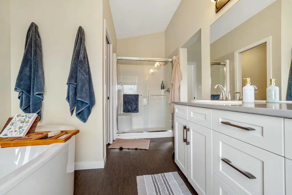 489 Devonia Way W Lethbridge AB T1J 5J6