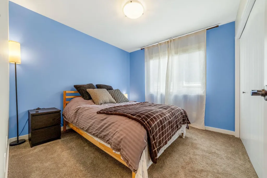 489 Devonia Way W Lethbridge AB T1J 5J6