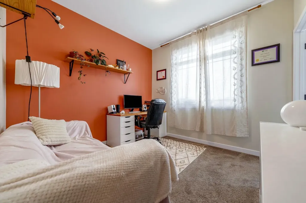 489 Devonia Way W Lethbridge AB T1J 5J6