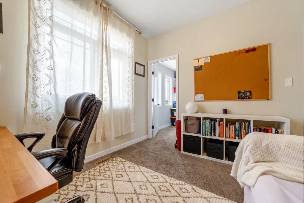 489 Devonia Way W Lethbridge AB T1J 5J6