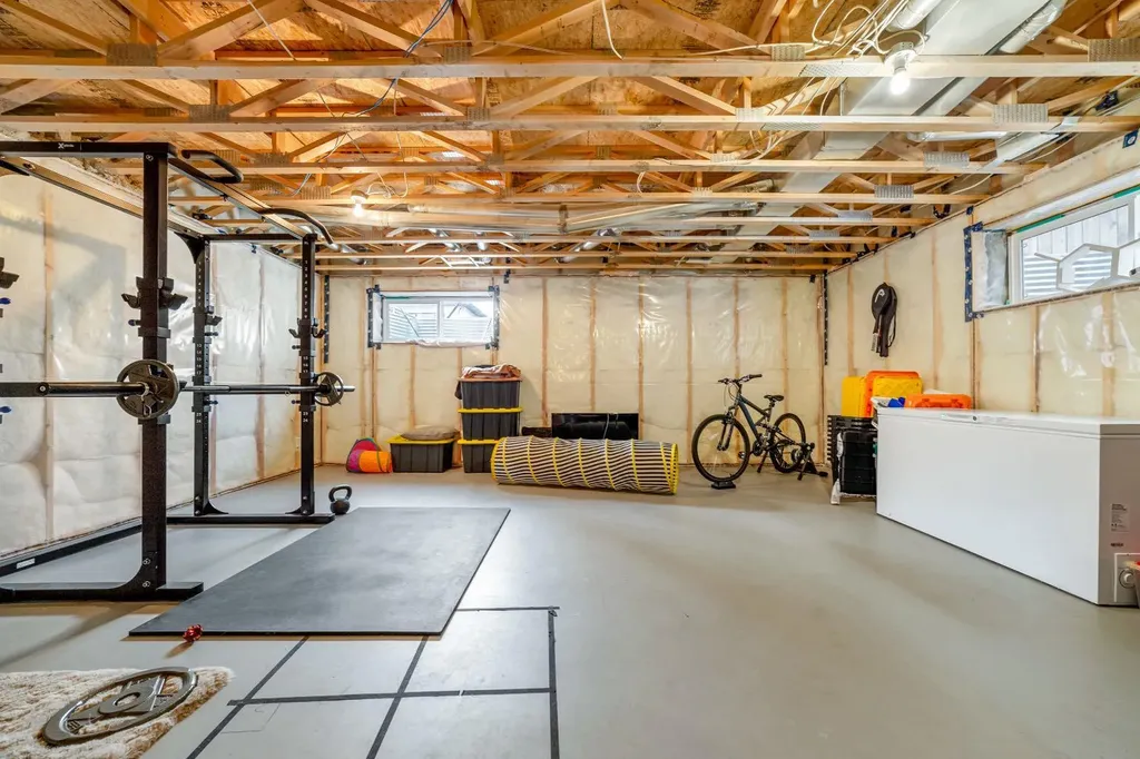 489 Devonia Way W Lethbridge AB T1J 5J6