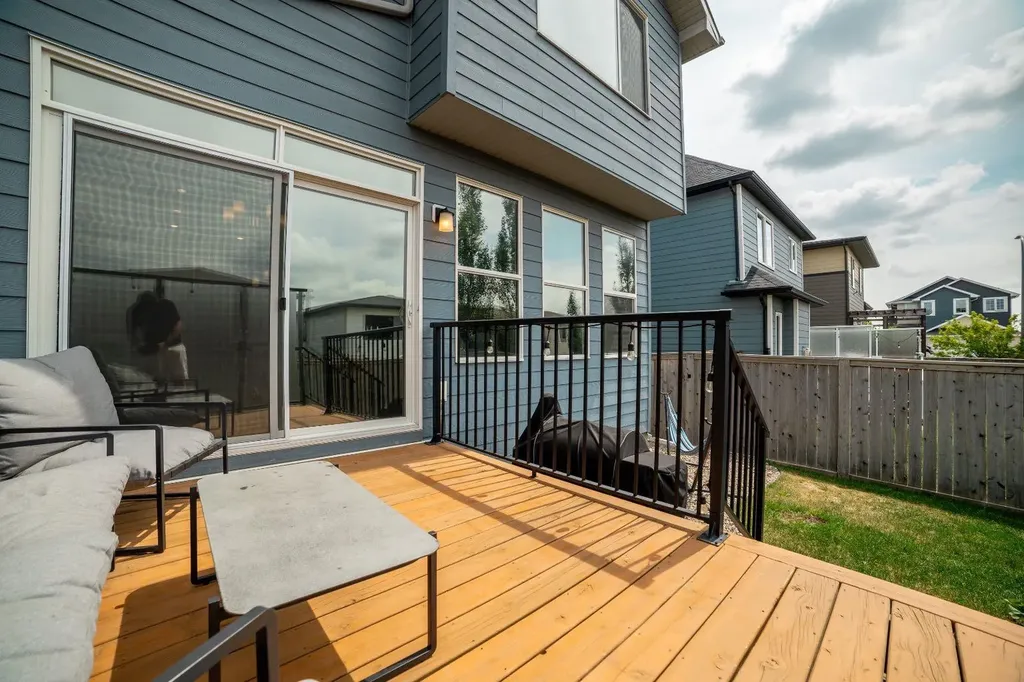 489 Devonia Way W Lethbridge AB T1J 5J6